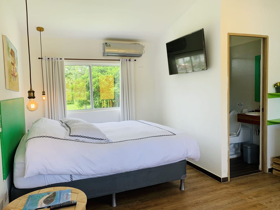Double Room | In-room safe, bed sheets