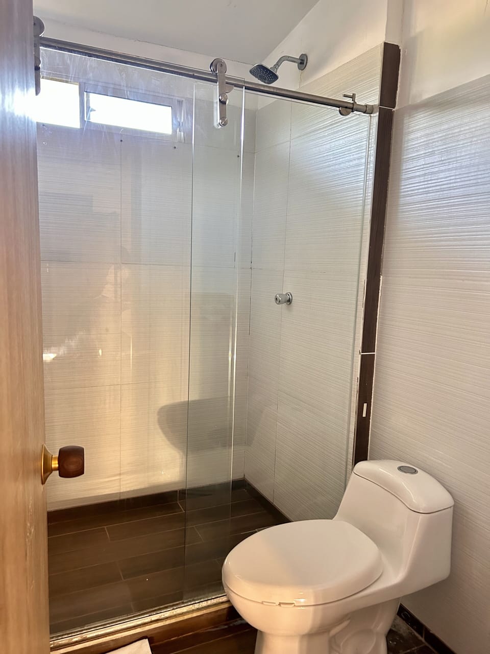 Family Room | Bathroom | Shower, towels