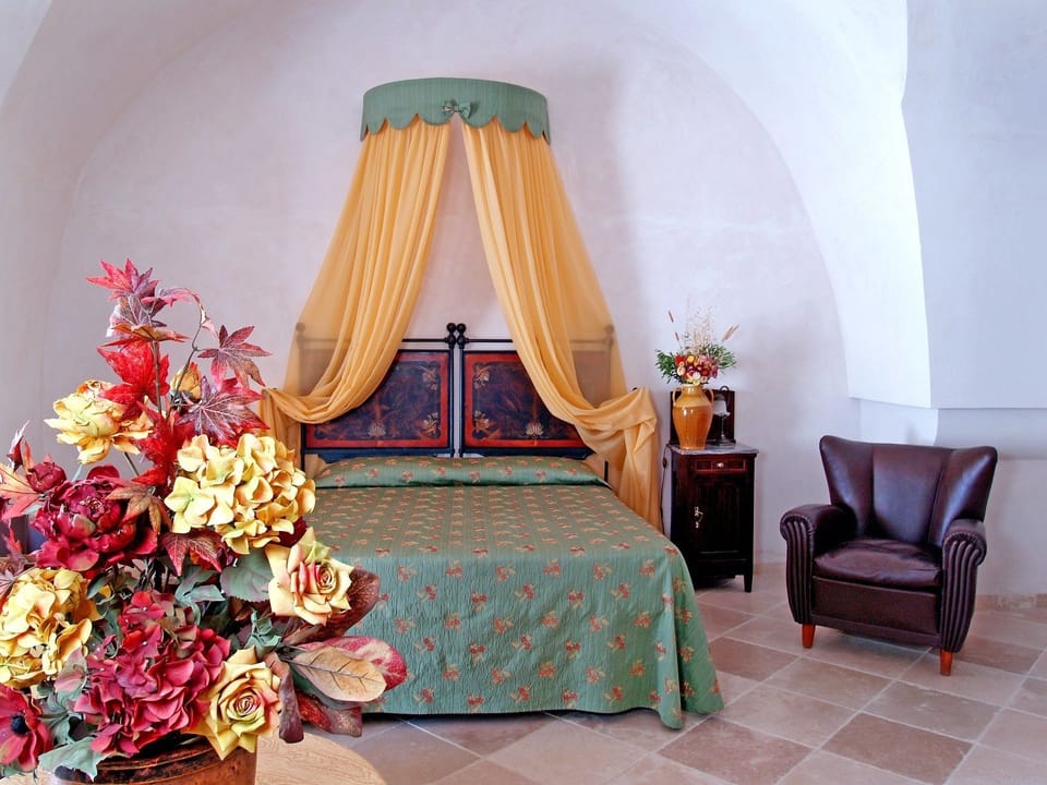Junior Suite | Minibar, in-room safe, soundproofing, cribs/infant beds