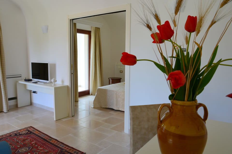 Exclusive Suite | Minibar, in-room safe, soundproofing, cribs/infant beds