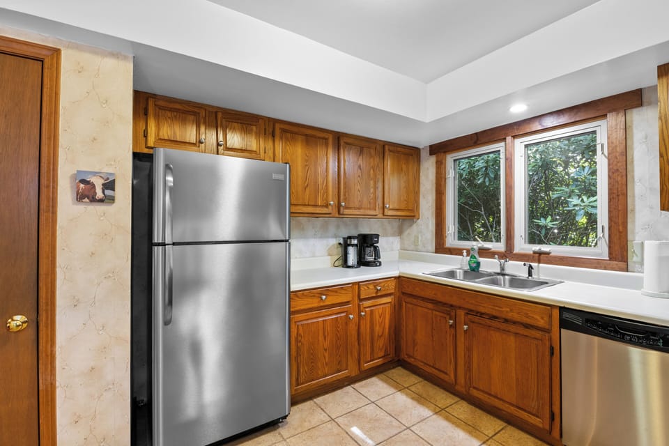 Main Level, Kitchen