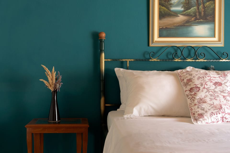 Rich colours and deep tones reign at this self-catering cottage.