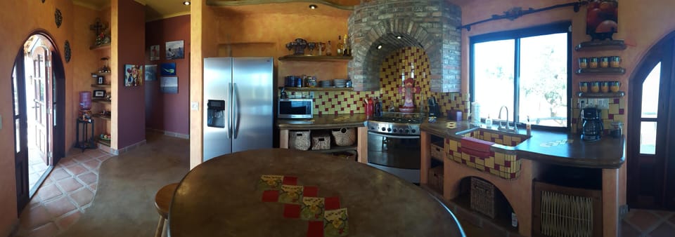 fully stocked kitchen to enjoy the fish you catch