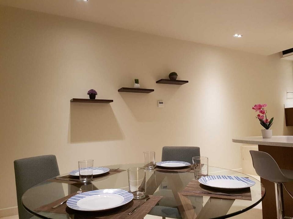 Another view of the dinning area