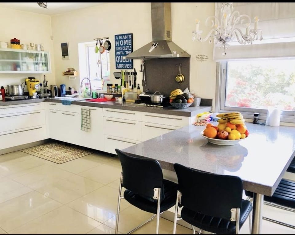 Villa, 4 Bedrooms | Private kitchen | Full-size fridge, microwave, oven, stovetop