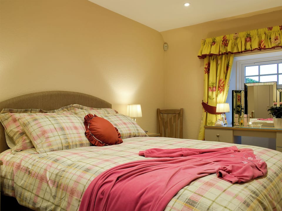 Tranquil bedroom with kingsize bed | The Lodge Cottage, Methven, near Perth