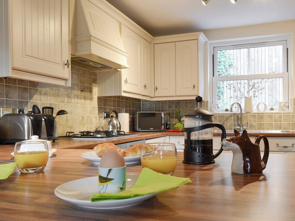 Well-equipped kitchen | Rolton House, Ambleside