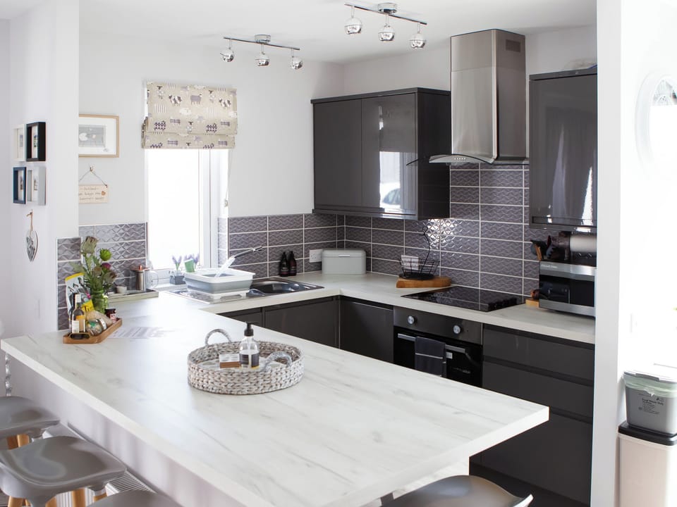 Well-equipped kitchen with dining area | Rose Cottage, Dingwall