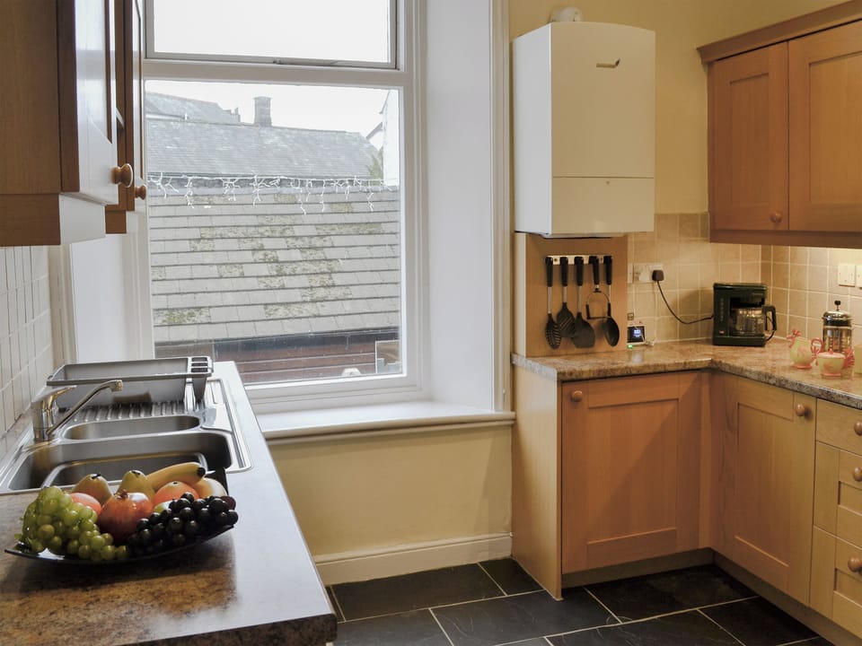 Well equipped kitchen | Lake Road Heights, Keswick
