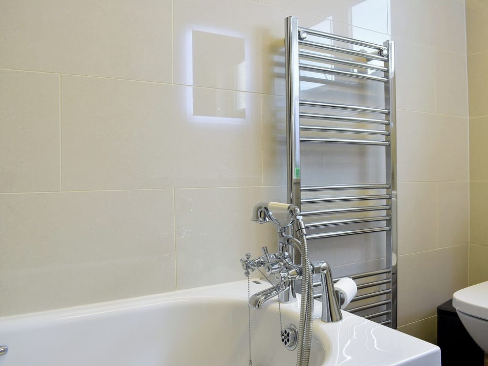 Downstairs family bathroom | Littlewood, Newquay