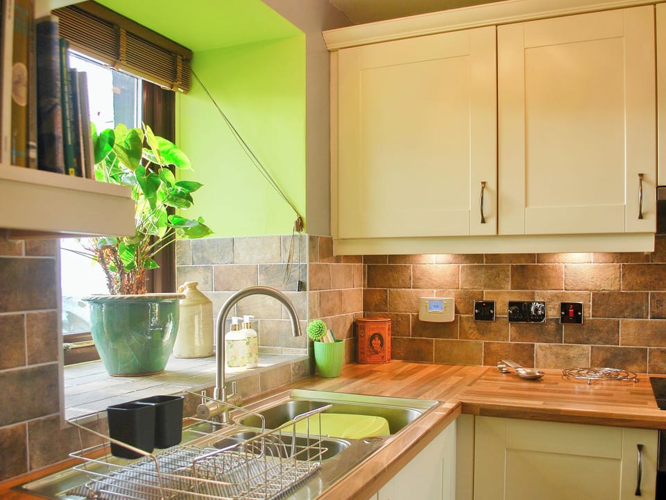 Well-equipped fitted kitchen | Bandrake Barn, Oxen Park, near Ulverston