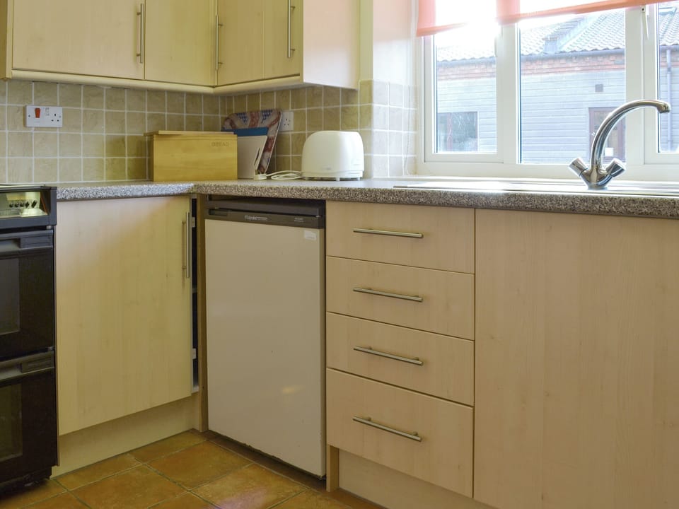 Fully appointed kitchen | Stable Cottage 7 - Moor Farm Stable Cottages, Foxley, near Fakenham
