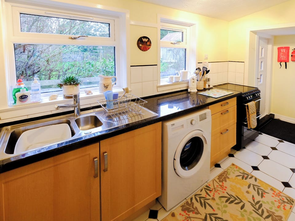 Kitchen | Fisher&rsquo;s Cottage, Balintore, near Tain