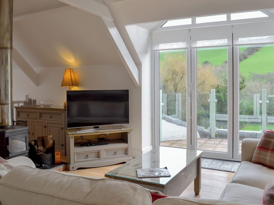 Light and airy living area | Willow Barn, Polmassick, near St Austell