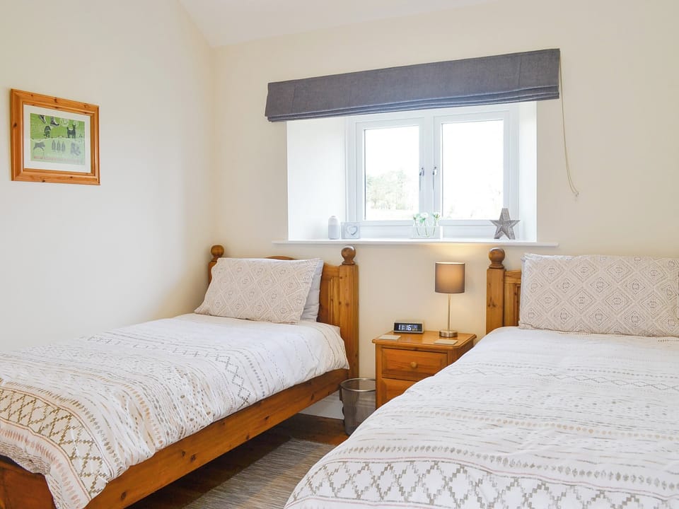 Twin bedroom | Stanegate Cottage - Braeside Cottages, Greenhead, near Haltwhistle