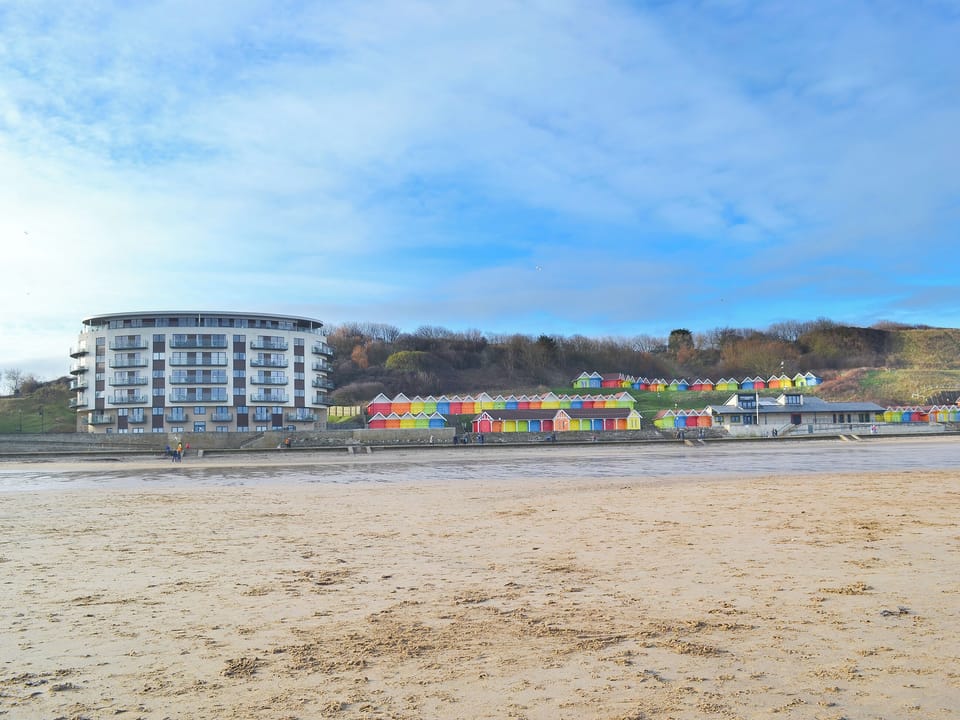 The golden sands of Scarborough&rsquo;s North Bay | North Bay Sands Apartments, Scarborough