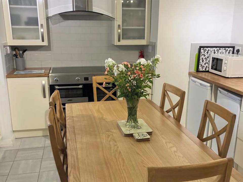 Kitchen/diner | Flat 1 Portman House, Shanklin