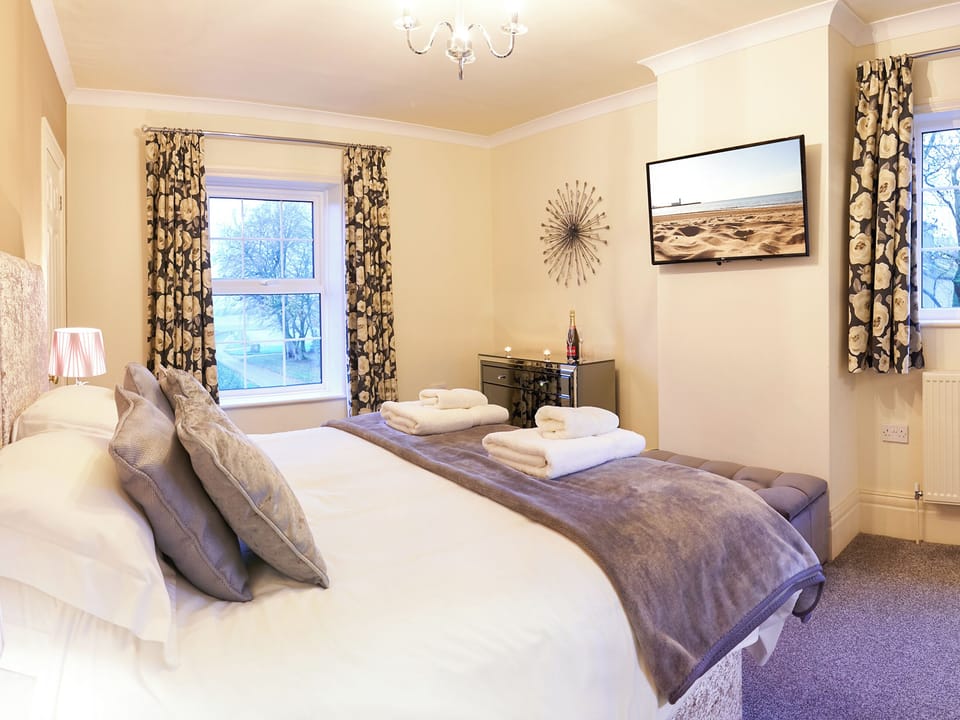 Double bedroom | The Hind House, Cottam, near Driffield