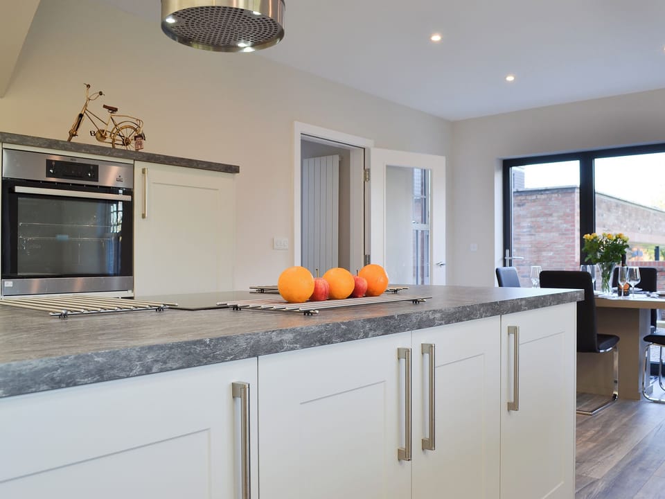Fantastic kitchen with breakfast bar | The Carriage House - Station House Cottages, Upper Poppleton, near York