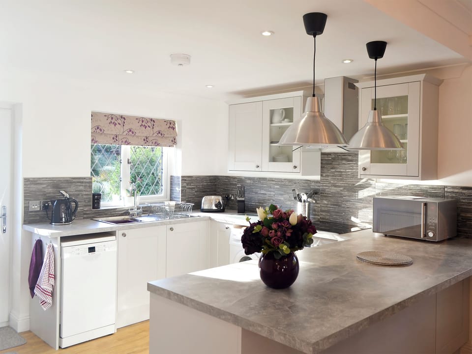 Kitchen | Alice&rsquo;s Lodge - New Forest Cottages, Picket Hill, near Ringwood