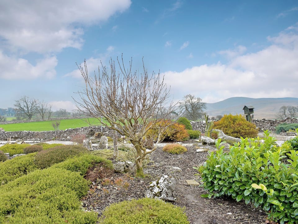 Attractive garden and grounds | Bluebell Barn, Newbiggin on Lune, near Kirkby Stephen