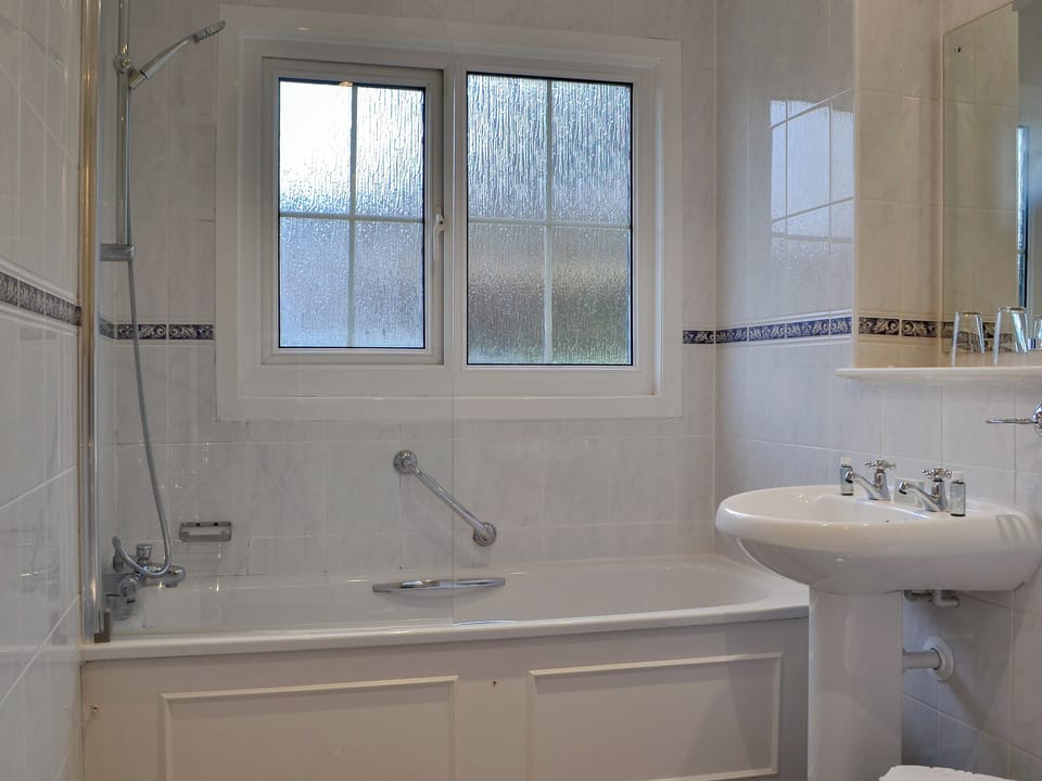 Bathroom | Woodland View 1 - Plas Talgarth, Pennal, near Machynlleth