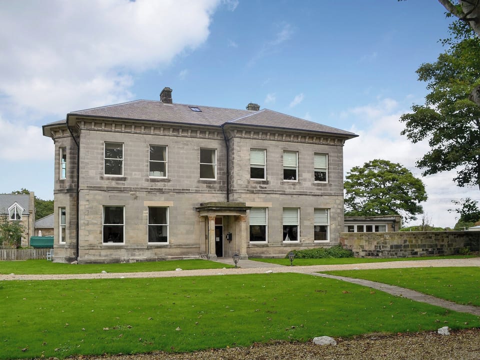 Wonderful apartment located in a beautiful, Georgian mansion | Ebbe Retreat, Beadnell