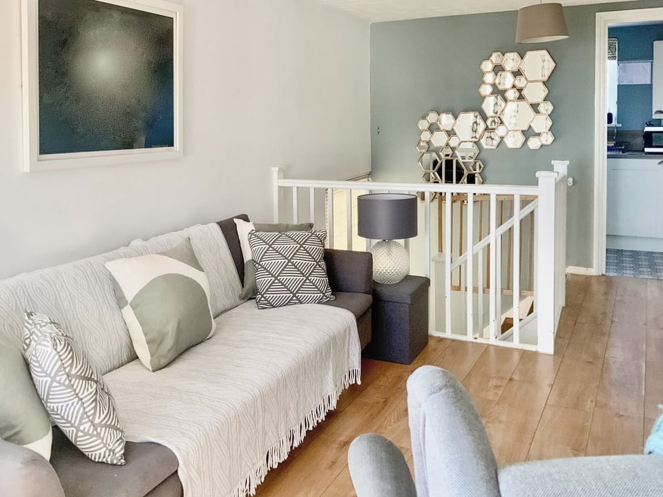 Tastefully furnished living/dining room | Corner View, Broadstairs