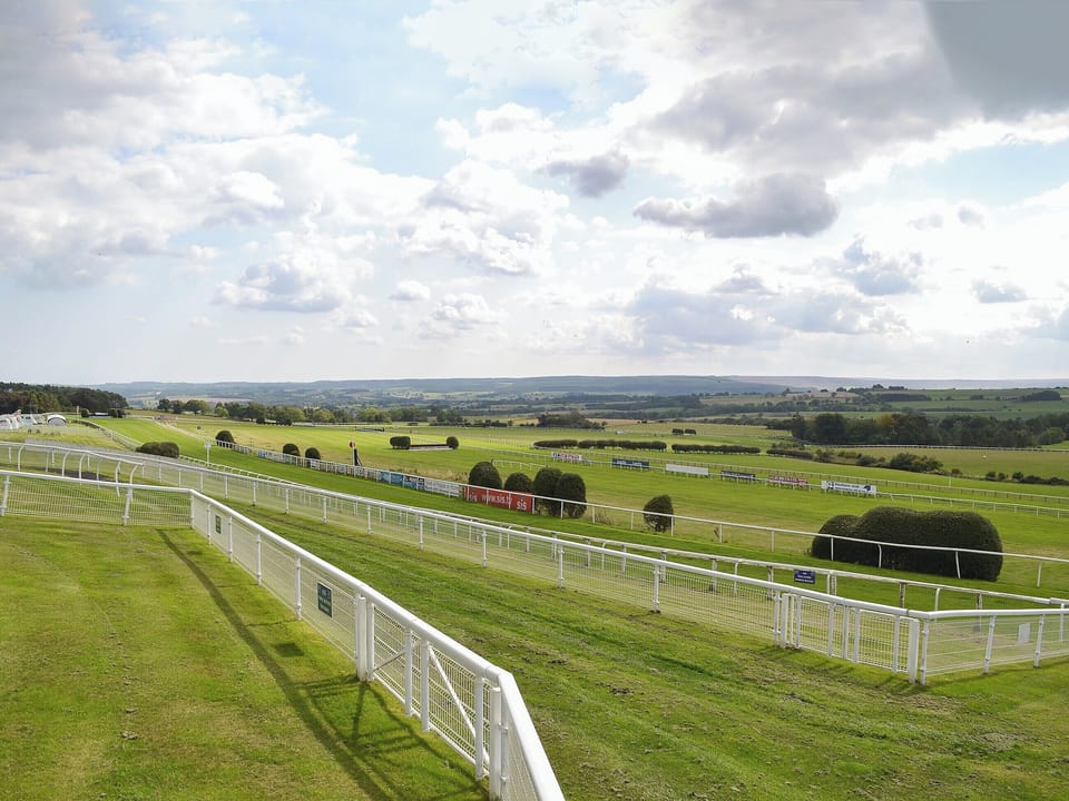 Lovely twin bedroom | The Racecourse Lodge, Hexham