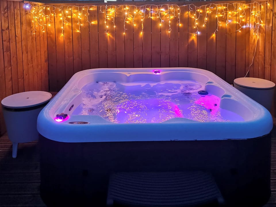 Hot tub at night | Oakridge, Hinderwell, near Whitby