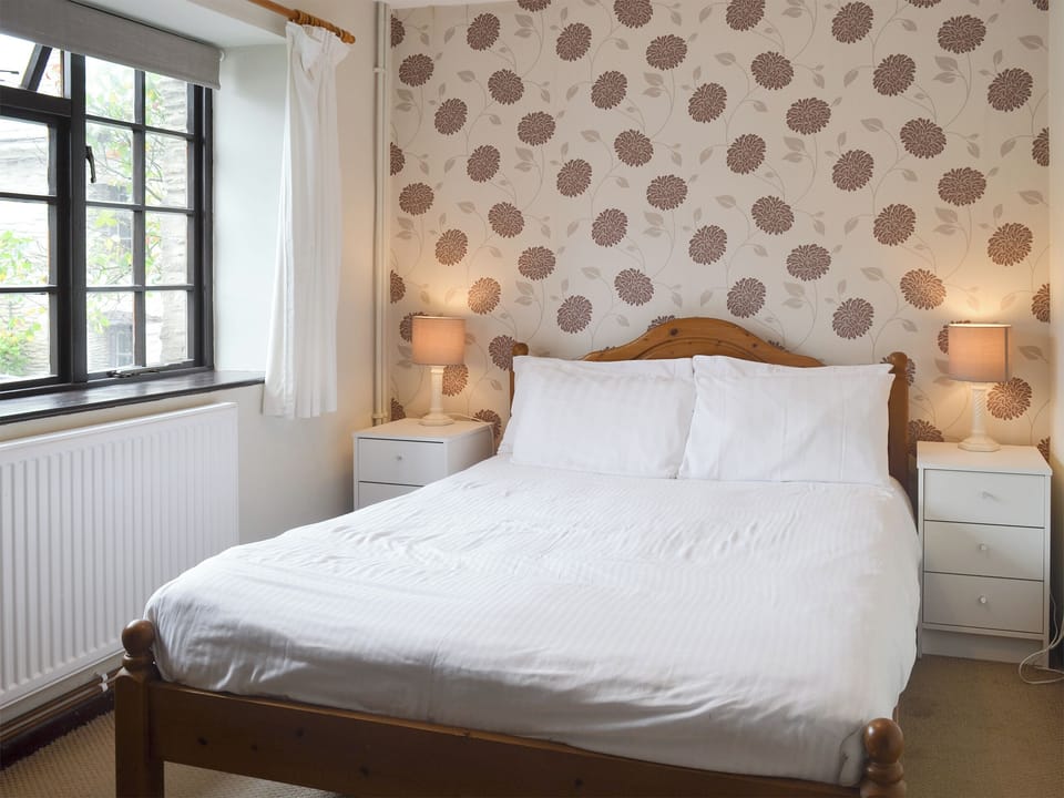 Relaxing double bedroom | Manor Cottage - Trimstone Manor Cottages, Trimstone, near Woolacombe