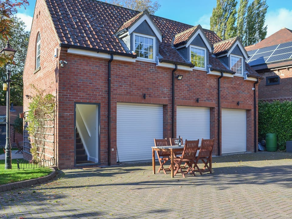 Perfectly located for York racecourse and the city centre | The Nest, York