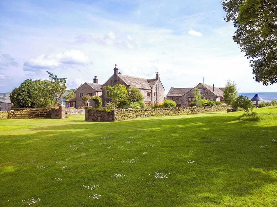 Surrounded by open fields and with uninterupted views | Smallshaw Cottages, Millhouse Green, near Penistone