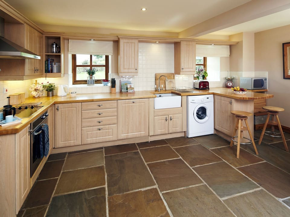 Spacious kitchen area | Birch Cottage - Smallshaw Cottages, Millhouse Green, near Penistone