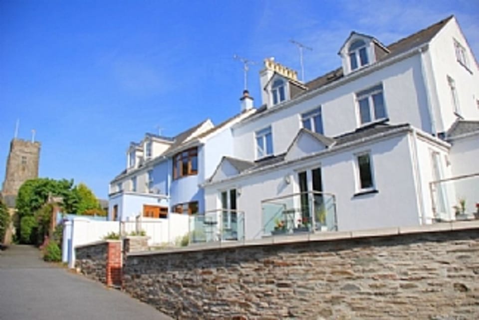 Endsleigh Court, up to Stoke Fleming Church