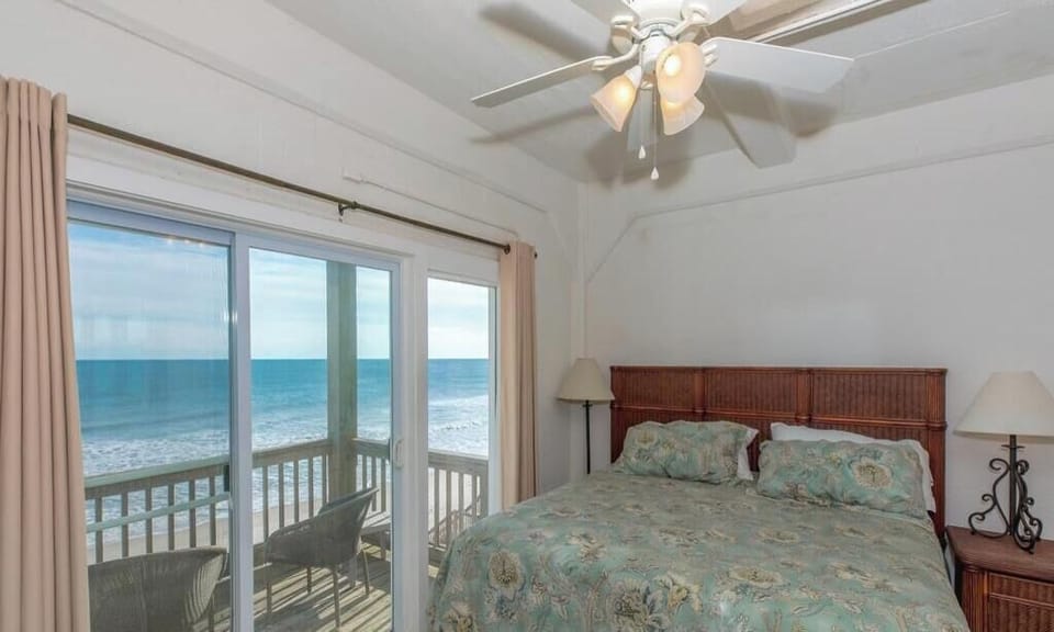 2nd Floor Oceanfront Bedroom with King Bed