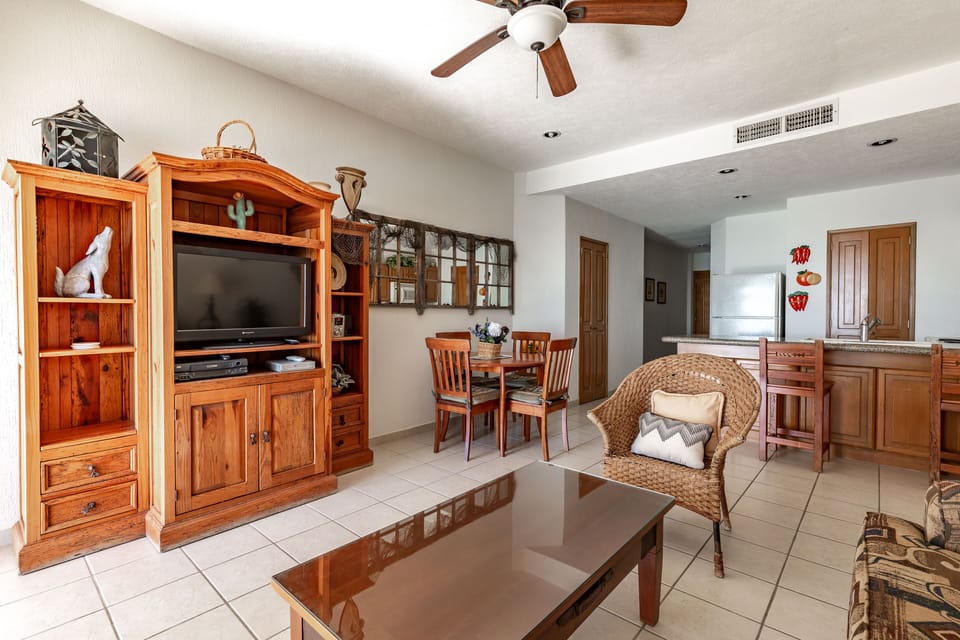 Entertainment center