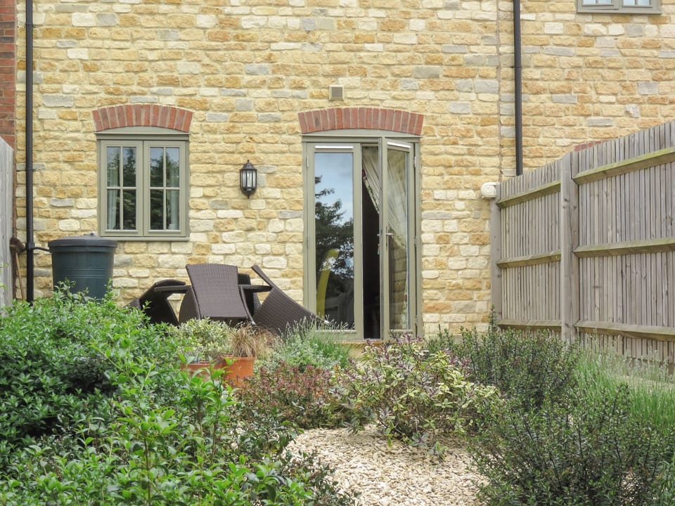 Outdoor area | Cosy Cotswolds Townhouse, Shipston-on-Stour