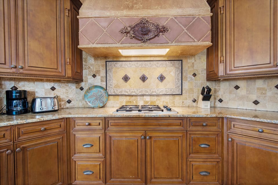 Full kitchen