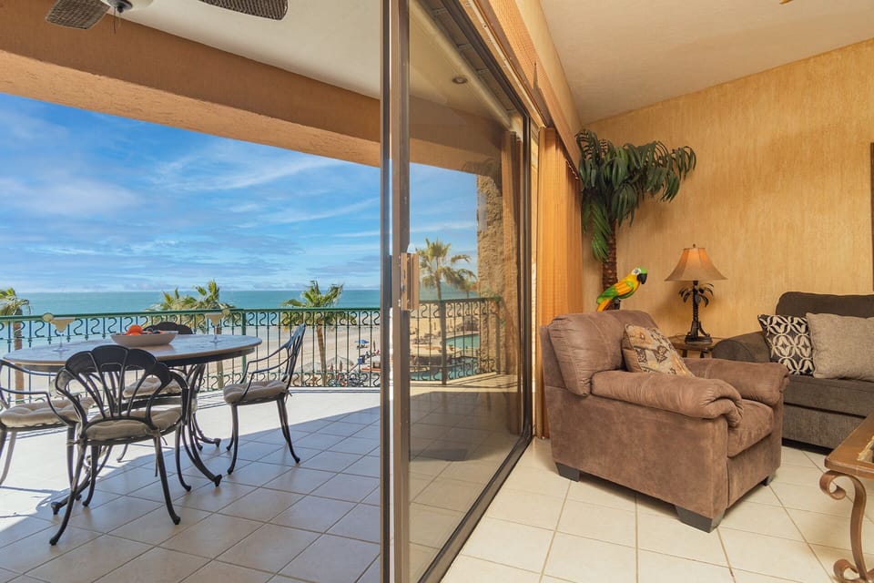 Access the patio form the living room.
