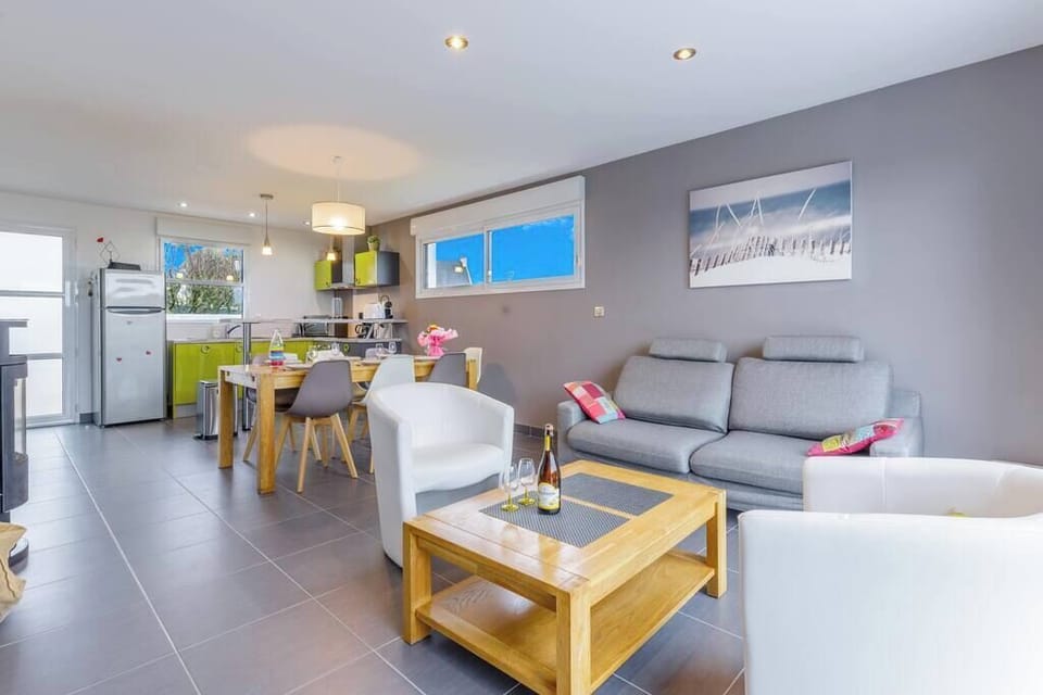 Pièce de vie très lumineuse