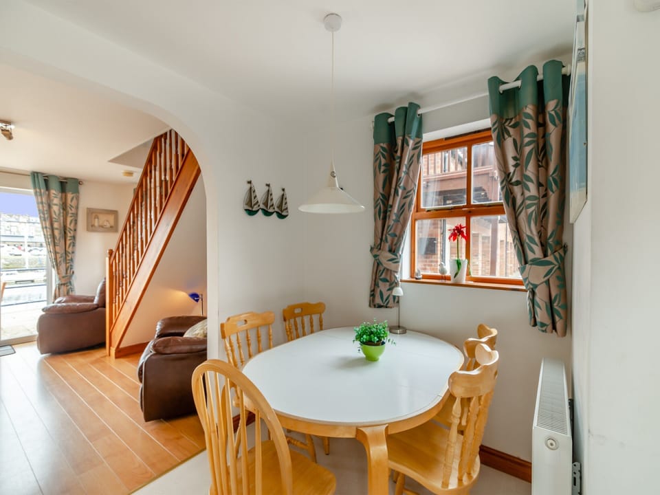 Dining Area | Island In The Stream, Abraham&rsquo;s Quay, Whitby