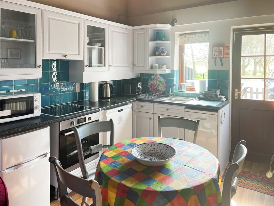 Kitchen/diner | Heron - Caves Farm Barns, Near Ely