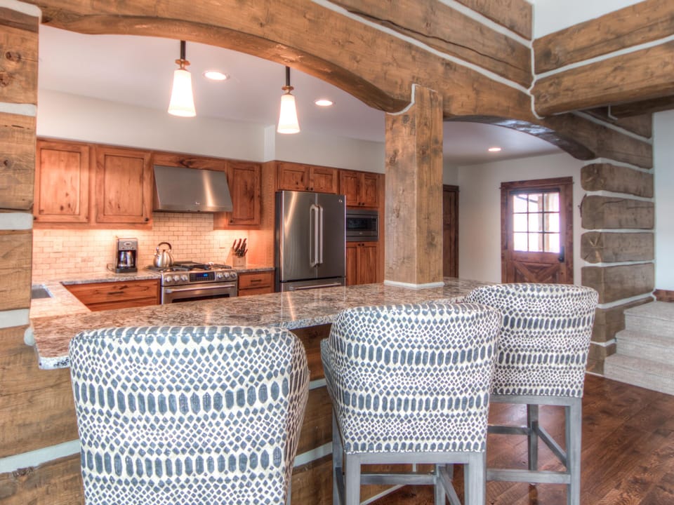 Powder Ridge Manitou 5, Kitchen, 2