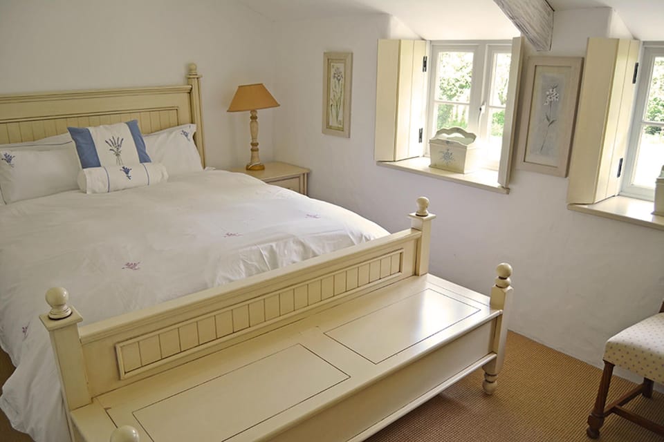 Ground floor: Large bedroom with super-king size bed and en suite shower room