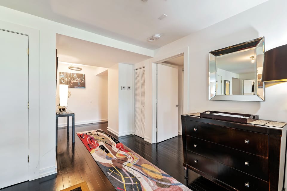 Entrance foyer.  You'll walk in and have an immediate view of the beach . . . 