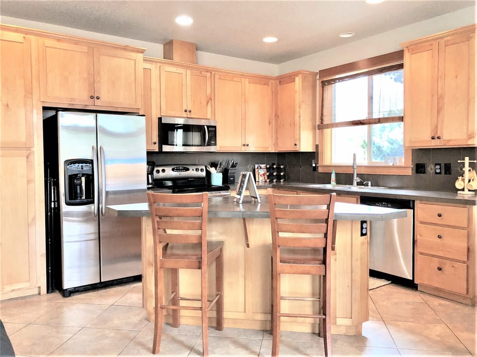 Kitchen With Island