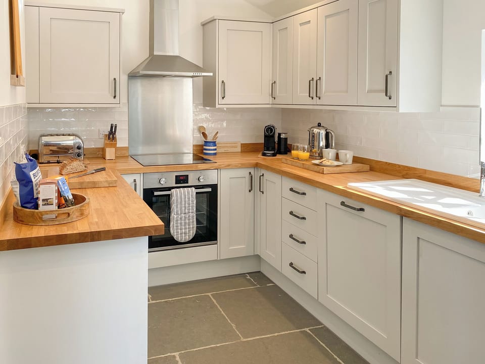 Beautifully presented kitchen | Barn Cottage, St Mawgan