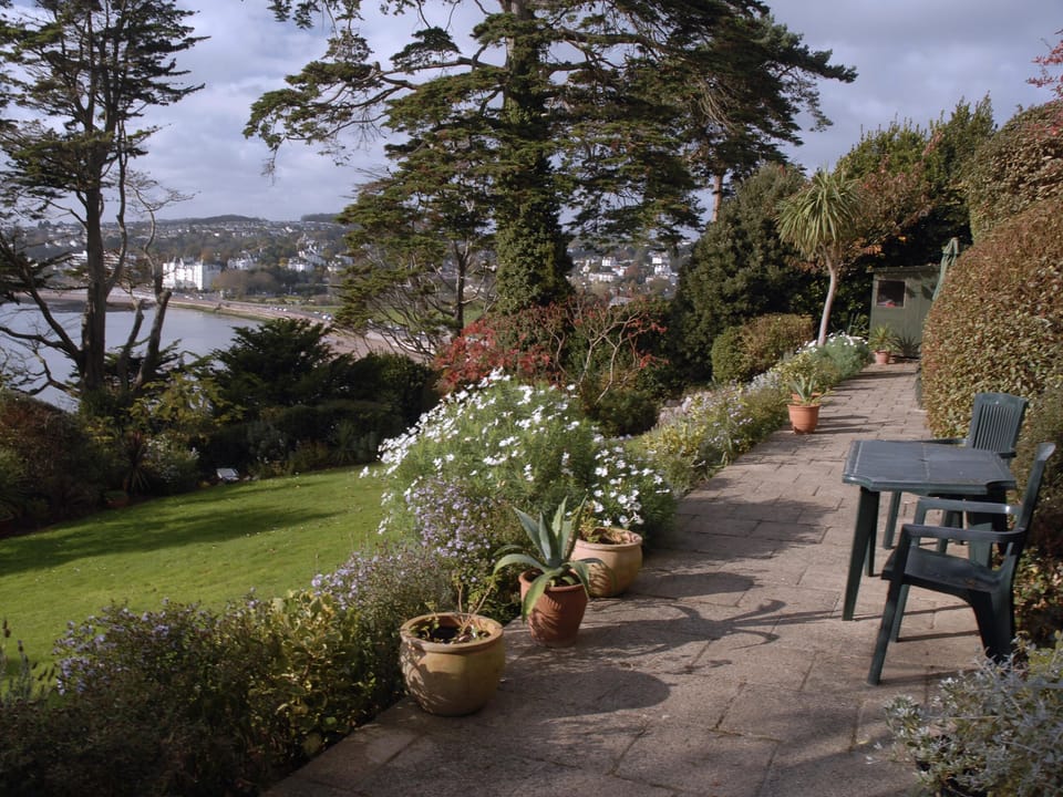 Garden and grounds | Cockington - Bay Fort Mansions, Torquay