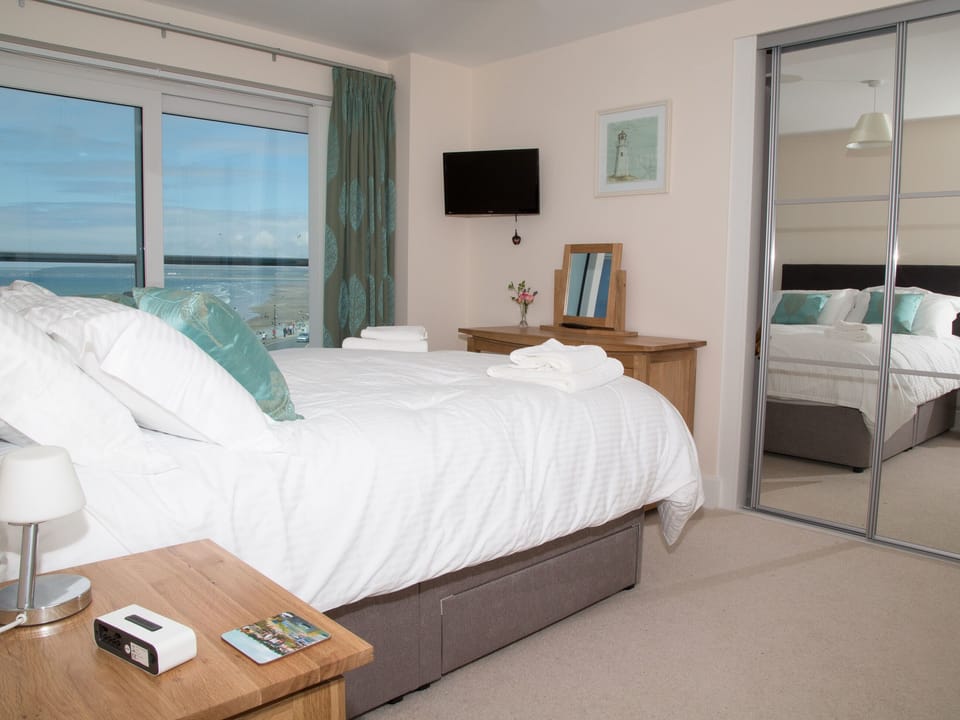 Double bedroom | Apartment 11 Latitude 51 - Latitude 51, Westward Ho!